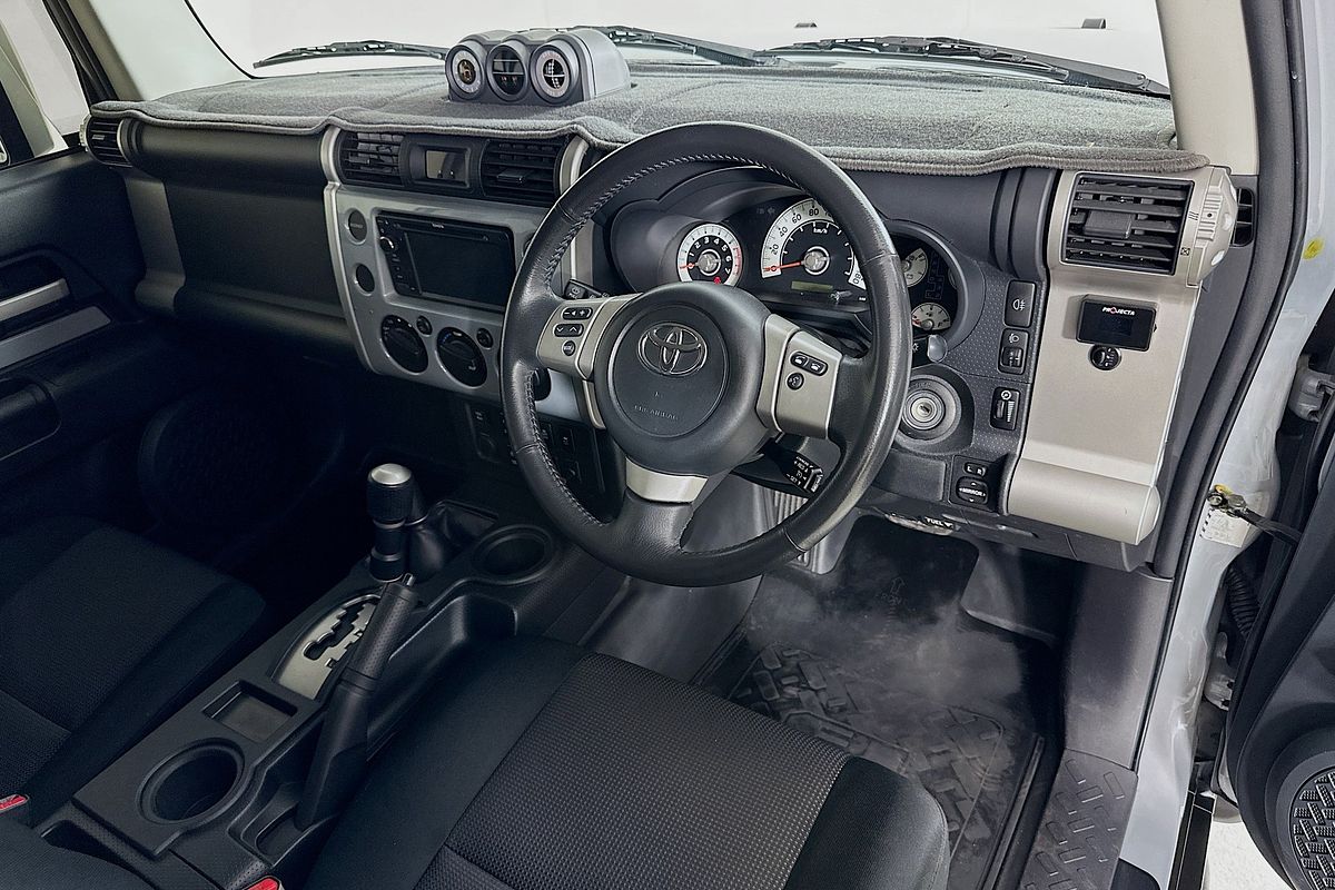 2012 Toyota FJ CRUISER  GSJ15R