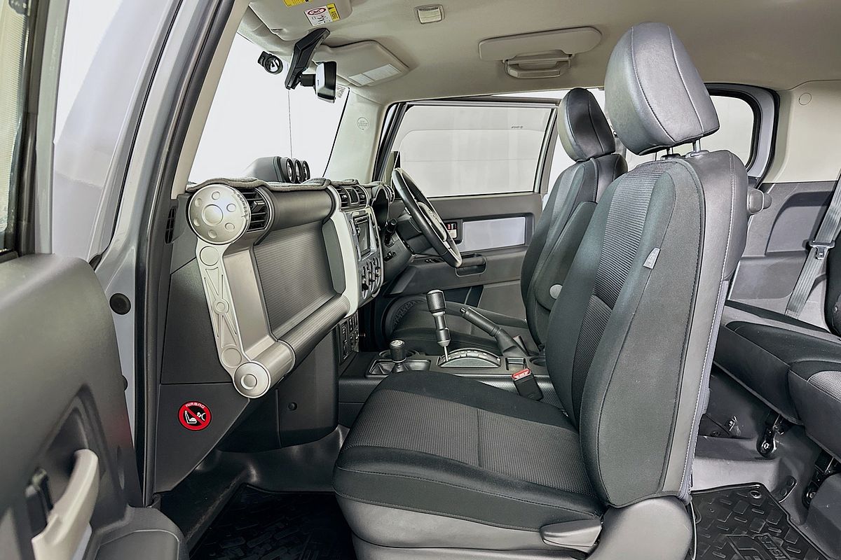 2012 Toyota FJ CRUISER  GSJ15R