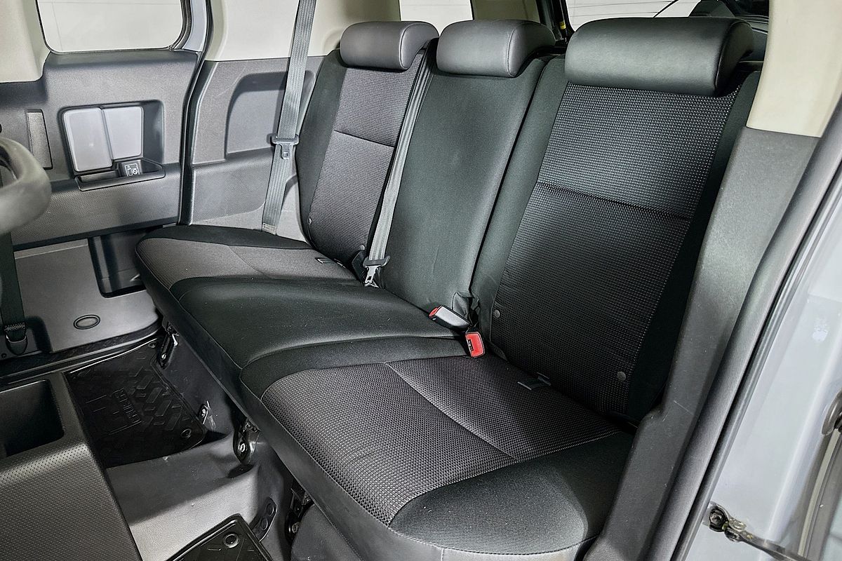 2012 Toyota FJ CRUISER  GSJ15R