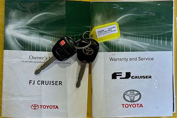 2012 Toyota FJ CRUISER  GSJ15R