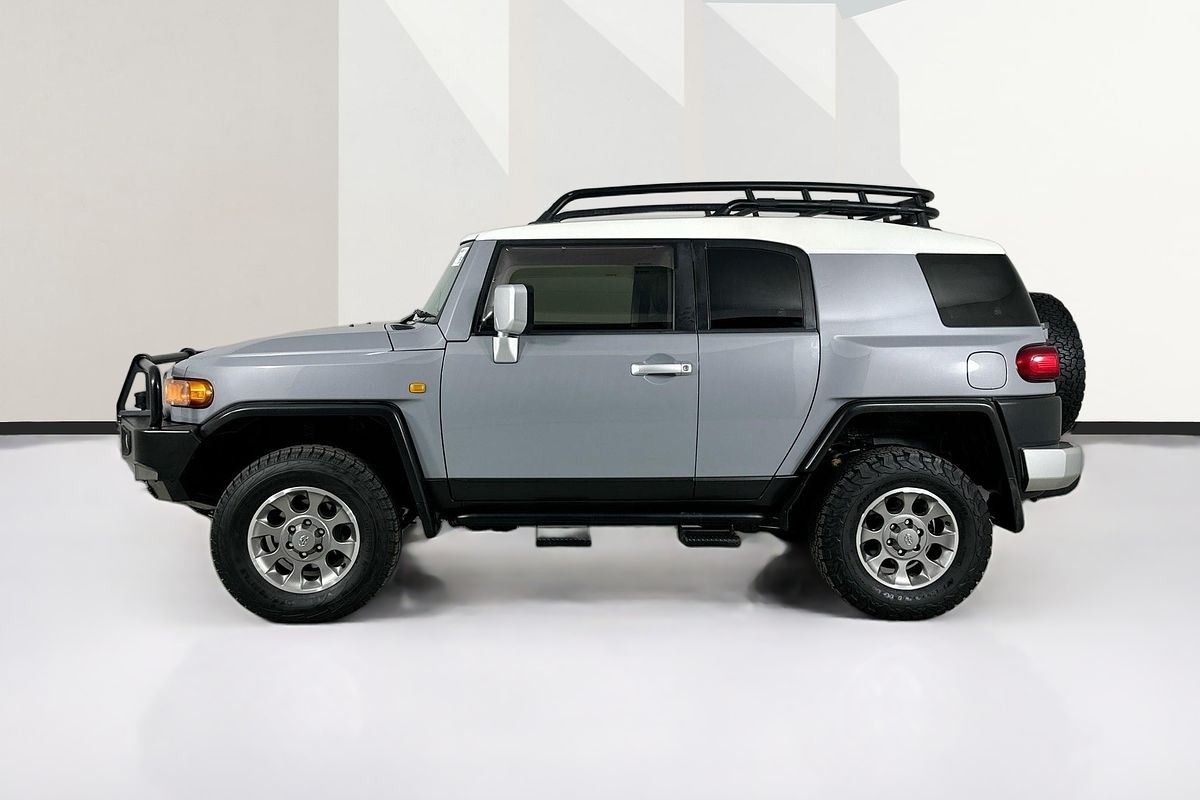 2012 Toyota FJ CRUISER  GSJ15R