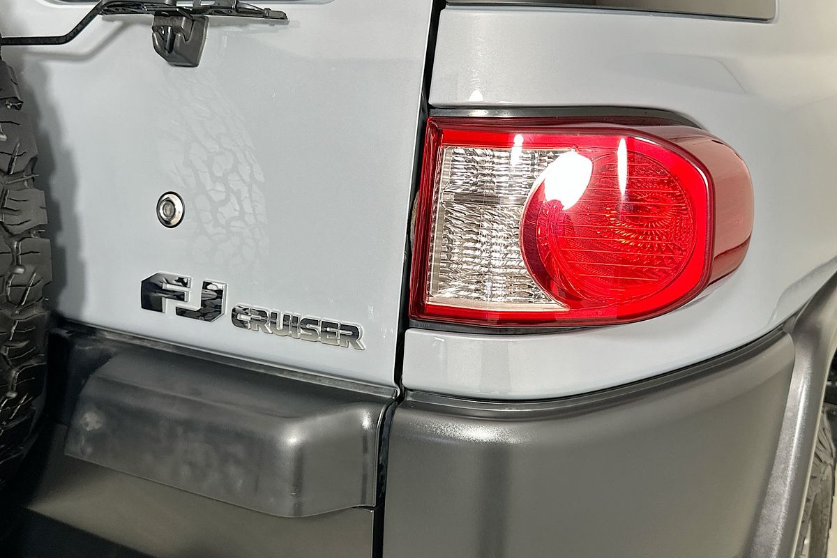 2012 Toyota FJ CRUISER  GSJ15R
