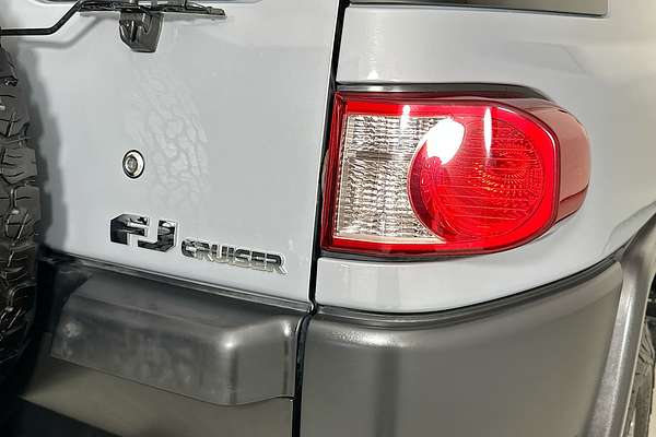 2012 Toyota FJ CRUISER  GSJ15R