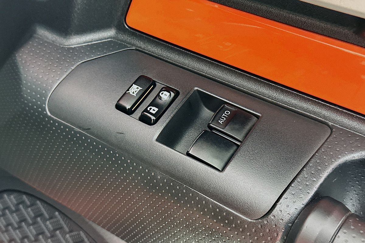 2012 Toyota FJ CRUISER  GSJ15R