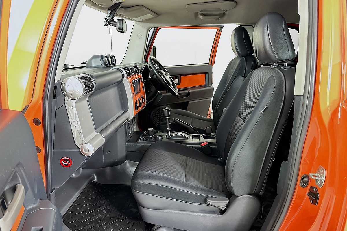 2012 Toyota FJ CRUISER  GSJ15R