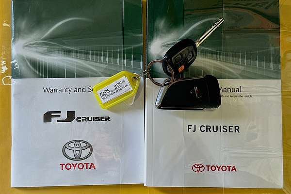 2012 Toyota FJ CRUISER  GSJ15R
