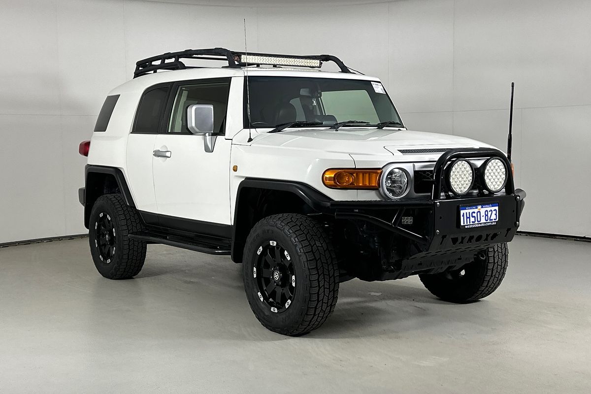 2013 Toyota FJ CRUISER  GSJ15R
