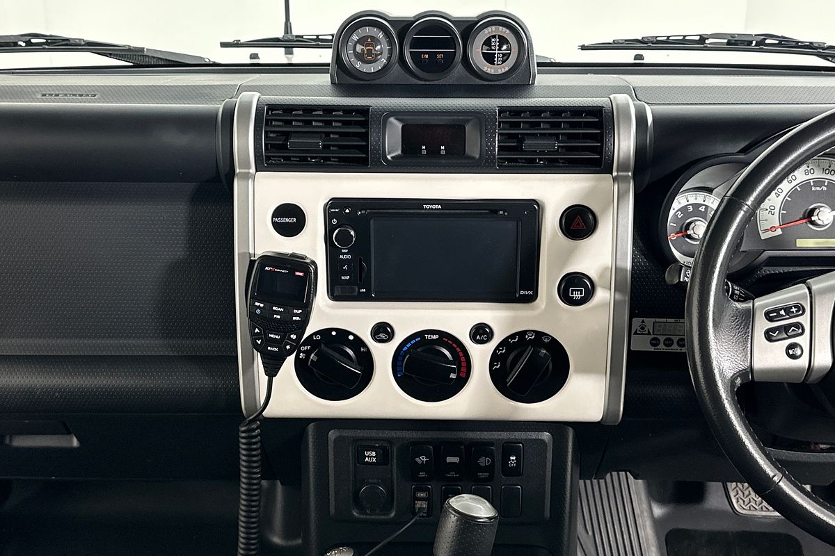 2013 Toyota FJ CRUISER  GSJ15R