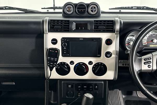 2013 Toyota FJ CRUISER  GSJ15R