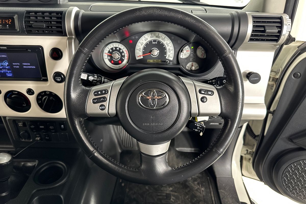 2013 Toyota FJ CRUISER  GSJ15R