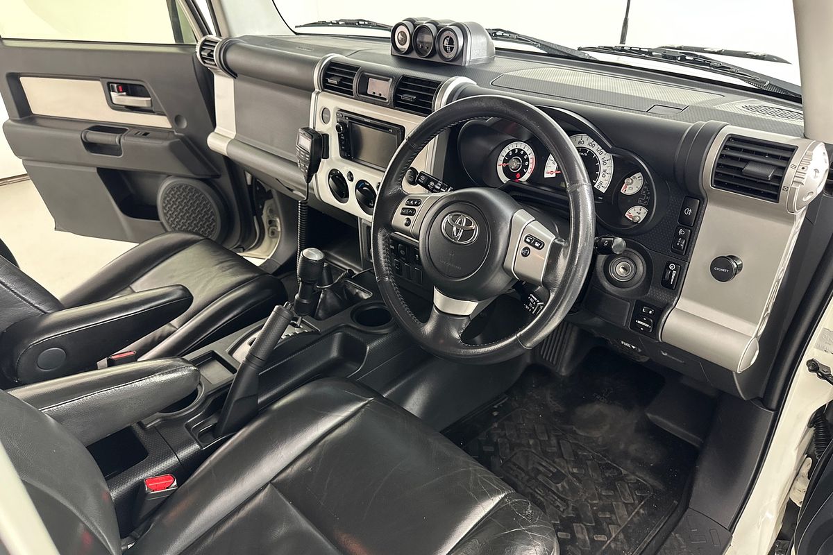 2013 Toyota FJ CRUISER  GSJ15R