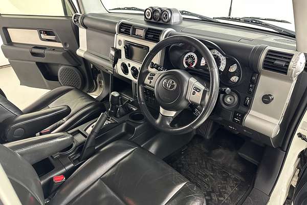 2013 Toyota FJ CRUISER  GSJ15R