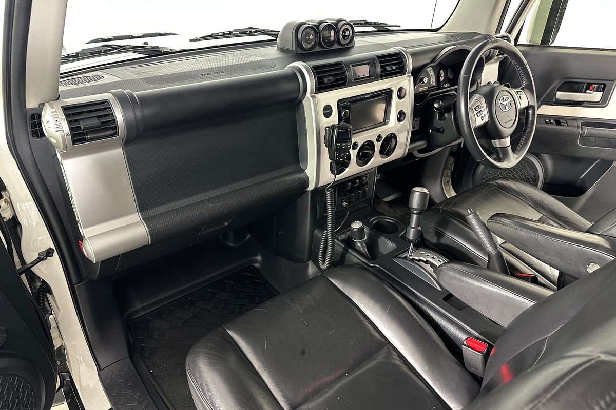 2013 Toyota FJ CRUISER  GSJ15R