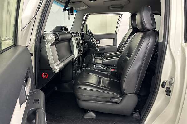 2013 Toyota FJ CRUISER  GSJ15R