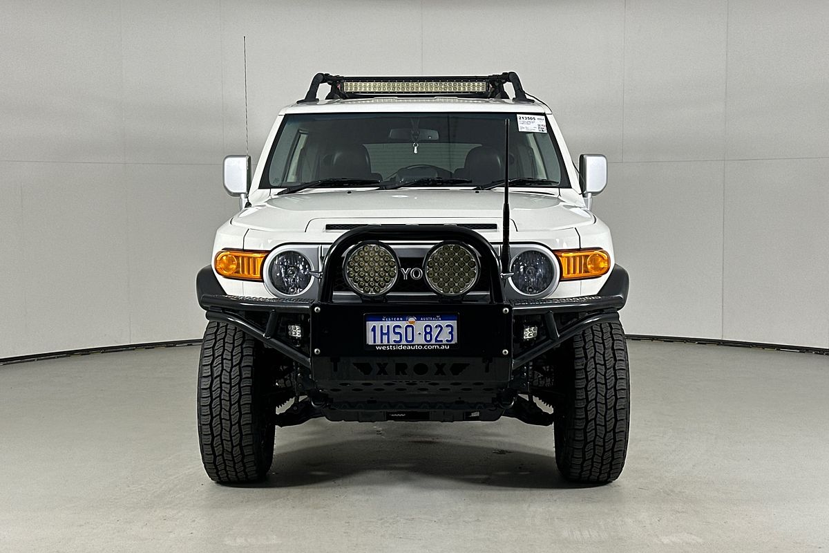 2013 Toyota FJ CRUISER  GSJ15R