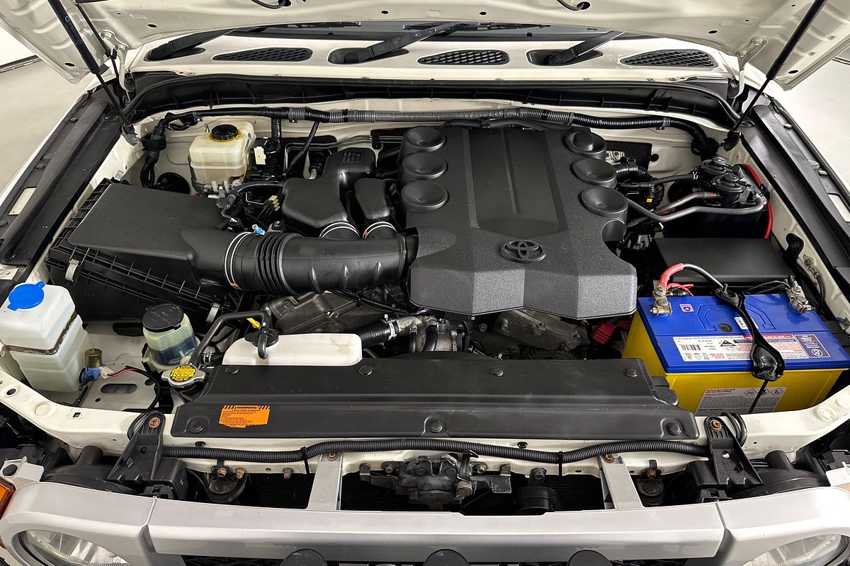 2013 Toyota FJ CRUISER  GSJ15R