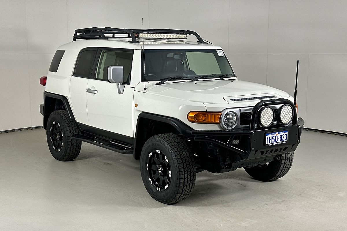 2013 Toyota FJ CRUISER  GSJ15R