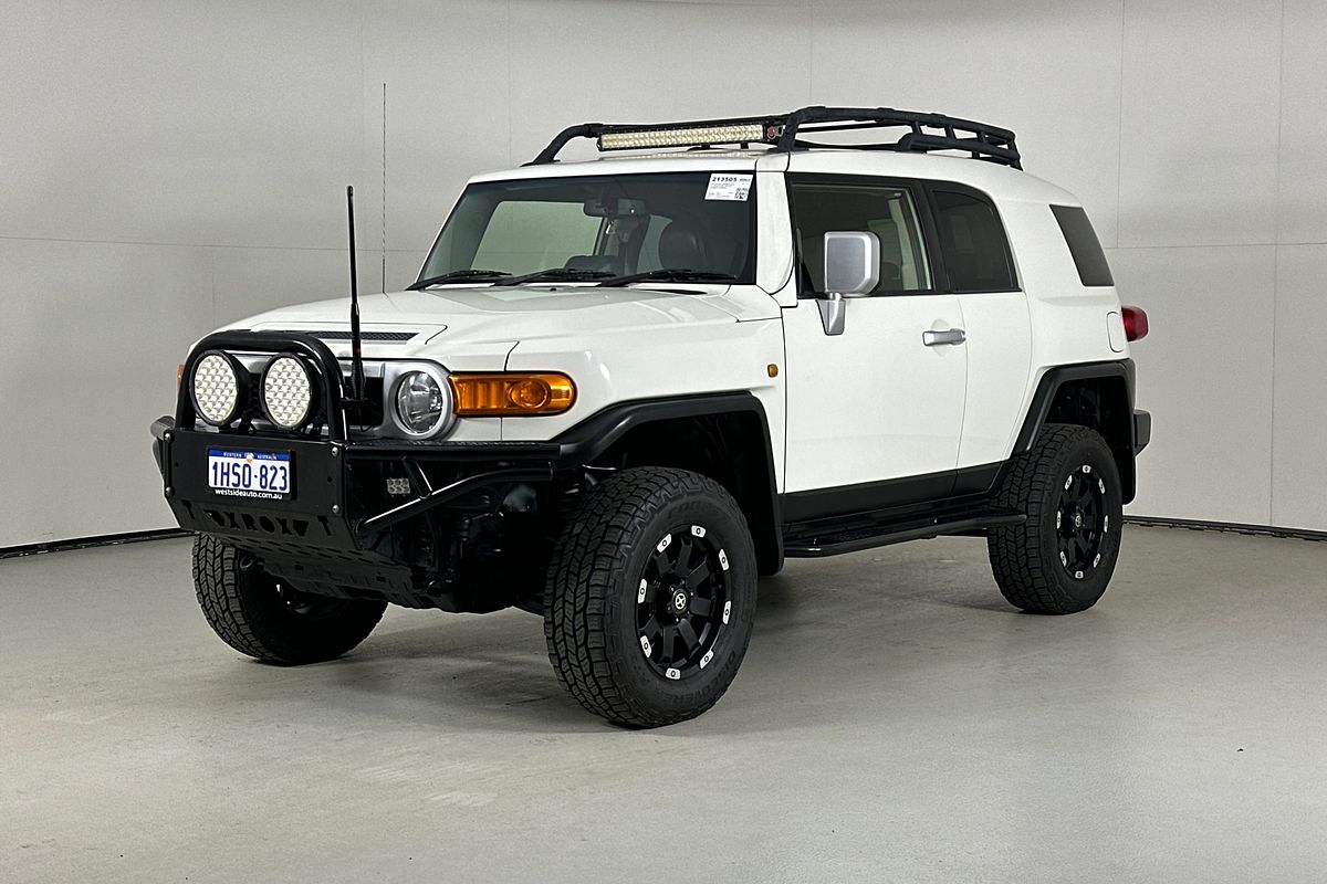 2013 Toyota FJ CRUISER  GSJ15R