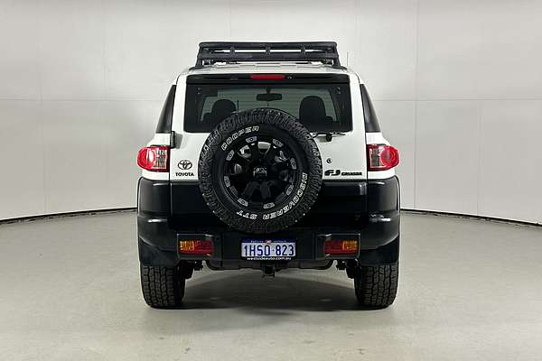 2013 Toyota FJ CRUISER  GSJ15R