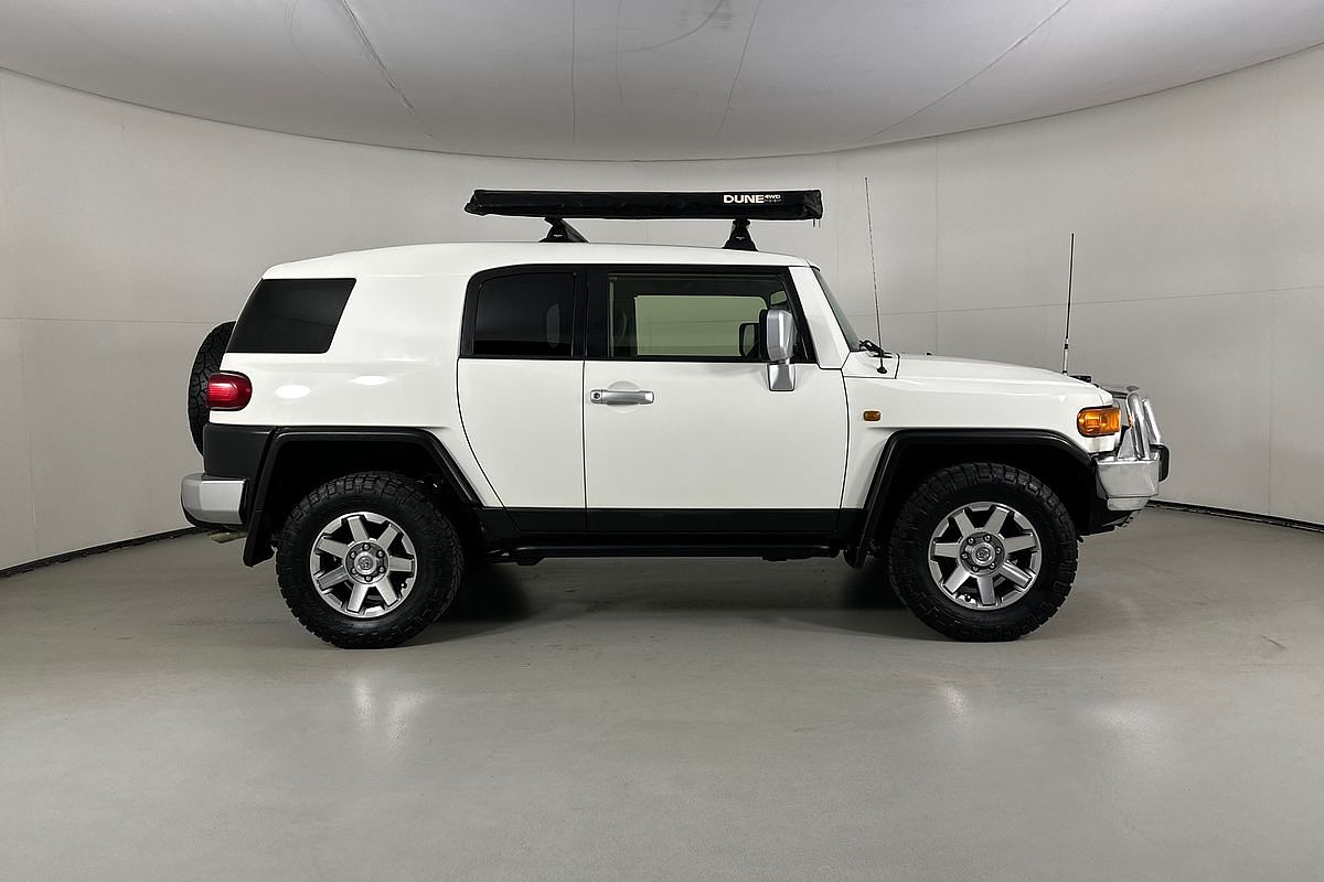 Vehicle photo 8