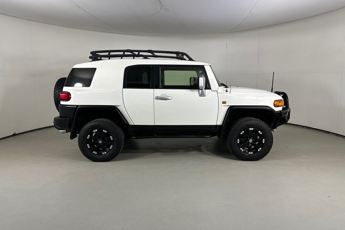 2013 Toyota FJ CRUISER  GSJ15R