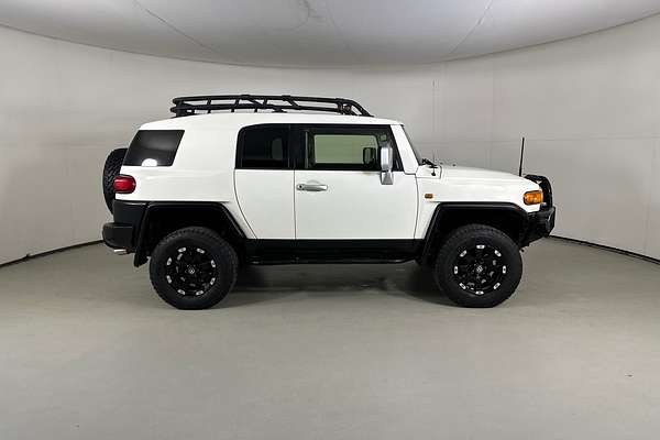2013 Toyota FJ CRUISER  GSJ15R