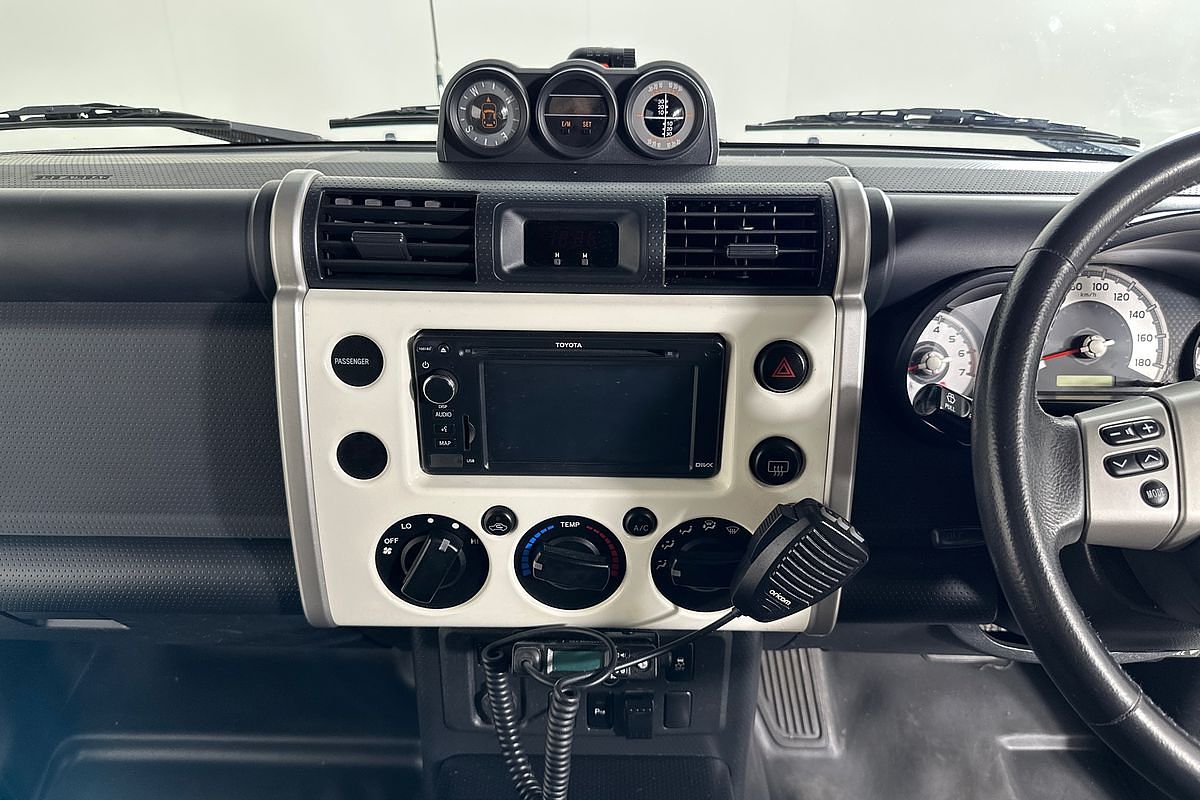 Vehicle photo 9