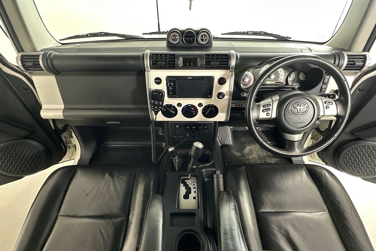 2013 Toyota FJ CRUISER  GSJ15R
