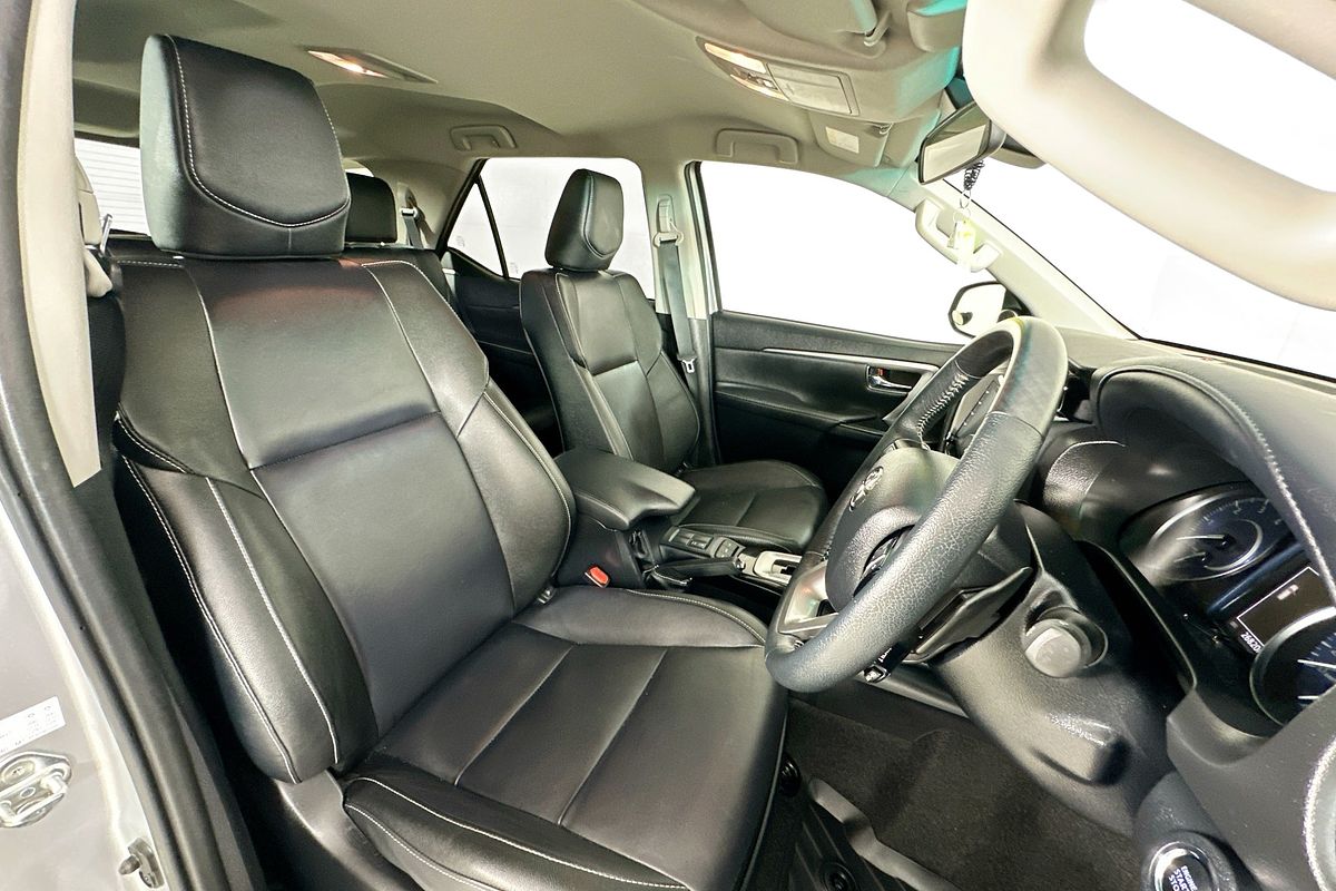2024 Toyota FORTUNER GXL PREMIUM INTERIOR GUN156R
