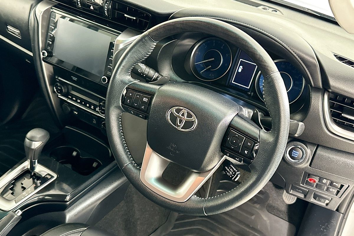 2024 Toyota FORTUNER GXL PREMIUM INTERIOR GUN156R