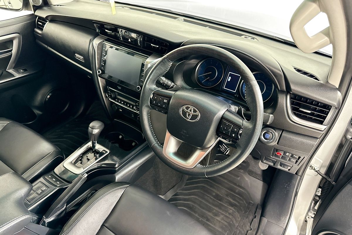 2024 Toyota FORTUNER GXL PREMIUM INTERIOR GUN156R