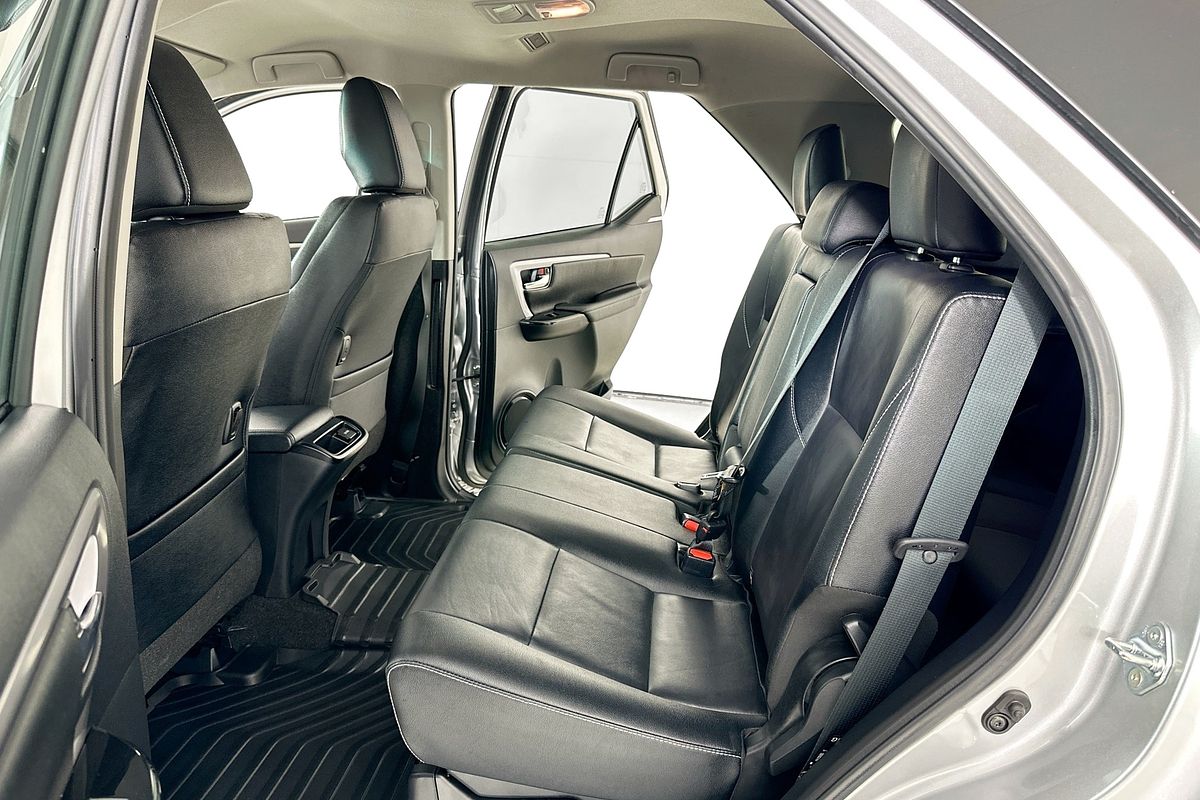 2024 Toyota FORTUNER GXL PREMIUM INTERIOR GUN156R