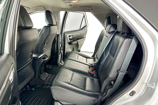 2024 Toyota FORTUNER GXL PREMIUM INTERIOR GUN156R