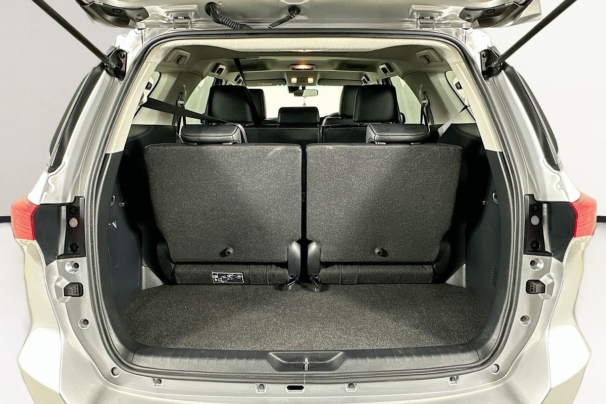 2024 Toyota FORTUNER GXL PREMIUM INTERIOR GUN156R