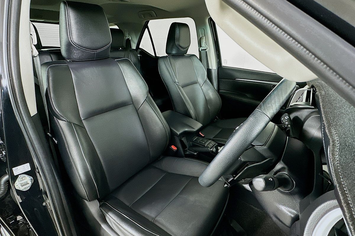 2022 Toyota FORTUNER GXL PREMIUM INTERIOR GUN156R