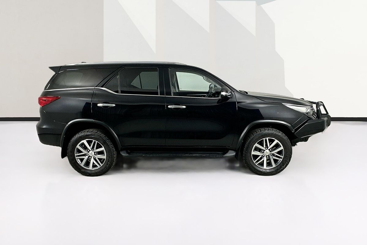 2016 Toyota FORTUNER CRUSADE GUN156R