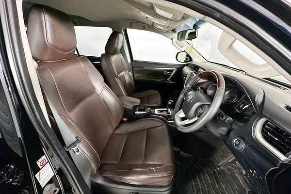 2016 Toyota FORTUNER CRUSADE GUN156R