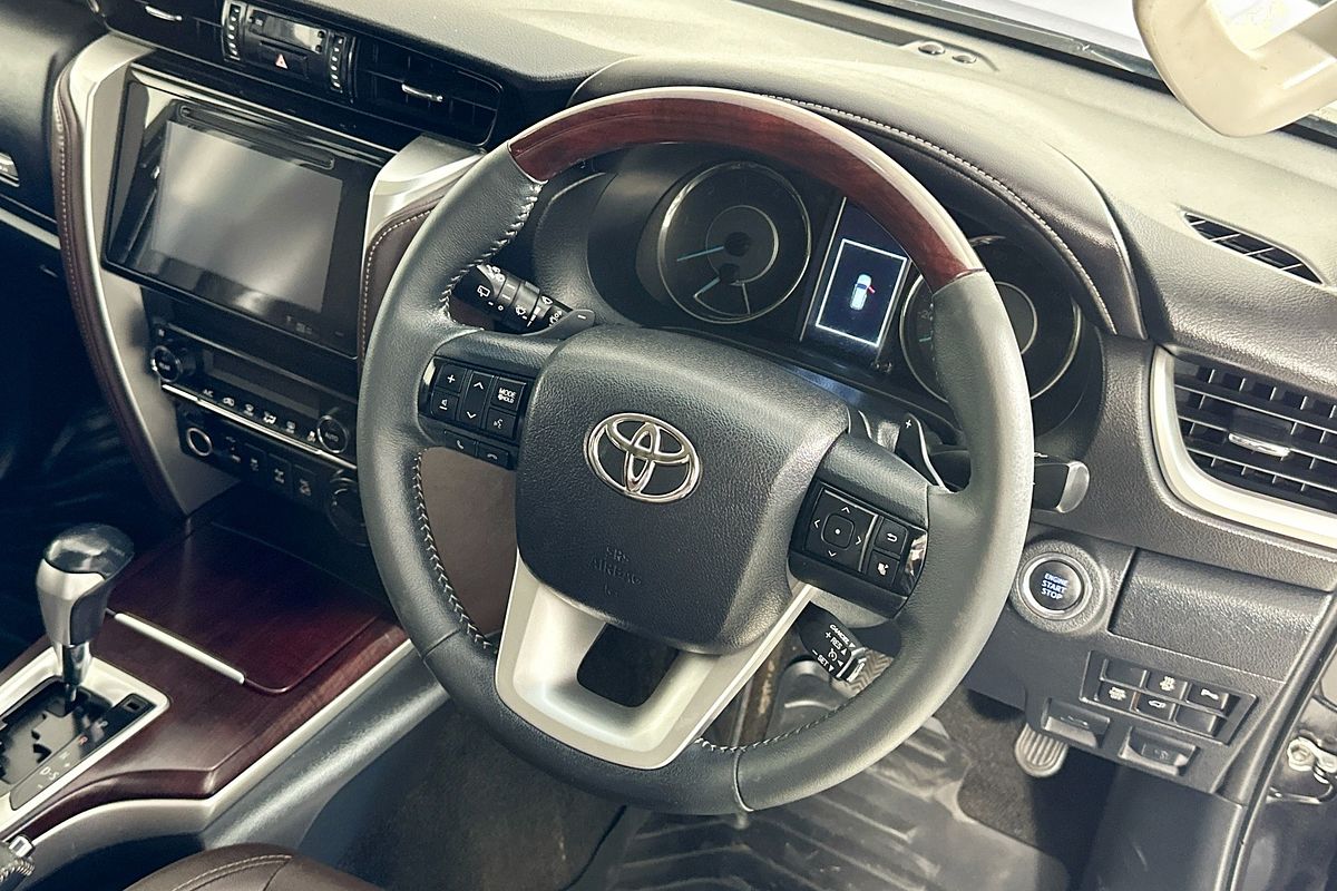 2016 Toyota FORTUNER CRUSADE GUN156R