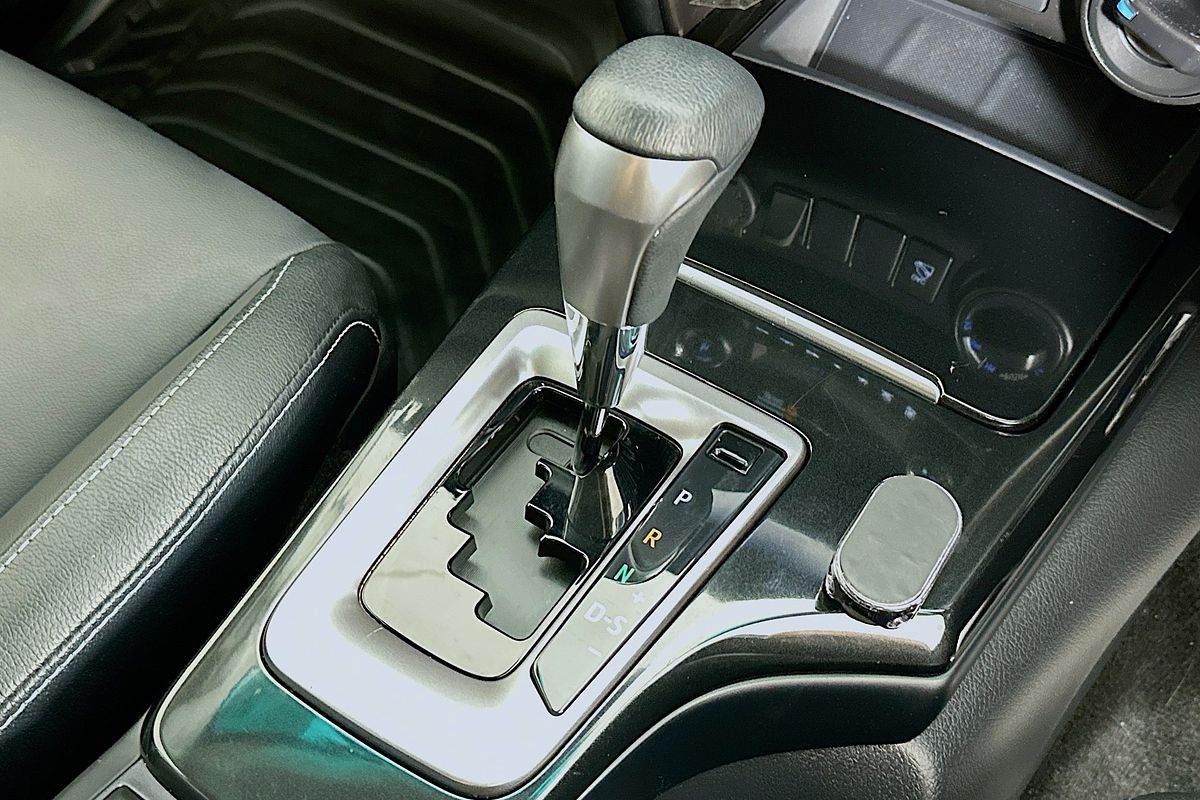 2022 Toyota FORTUNER GXL PREMIUM INTERIOR GUN156R