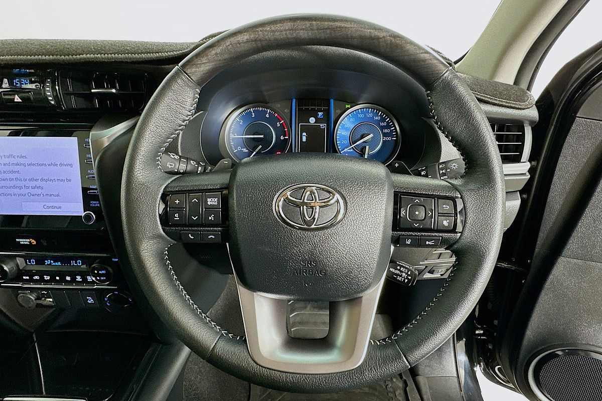 2022 Toyota FORTUNER GXL PREMIUM INTERIOR GUN156R