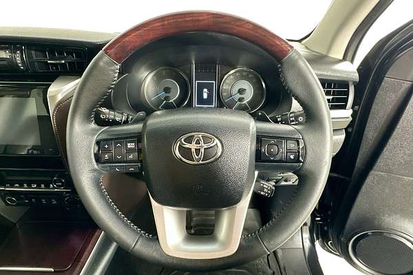 2016 Toyota FORTUNER CRUSADE GUN156R
