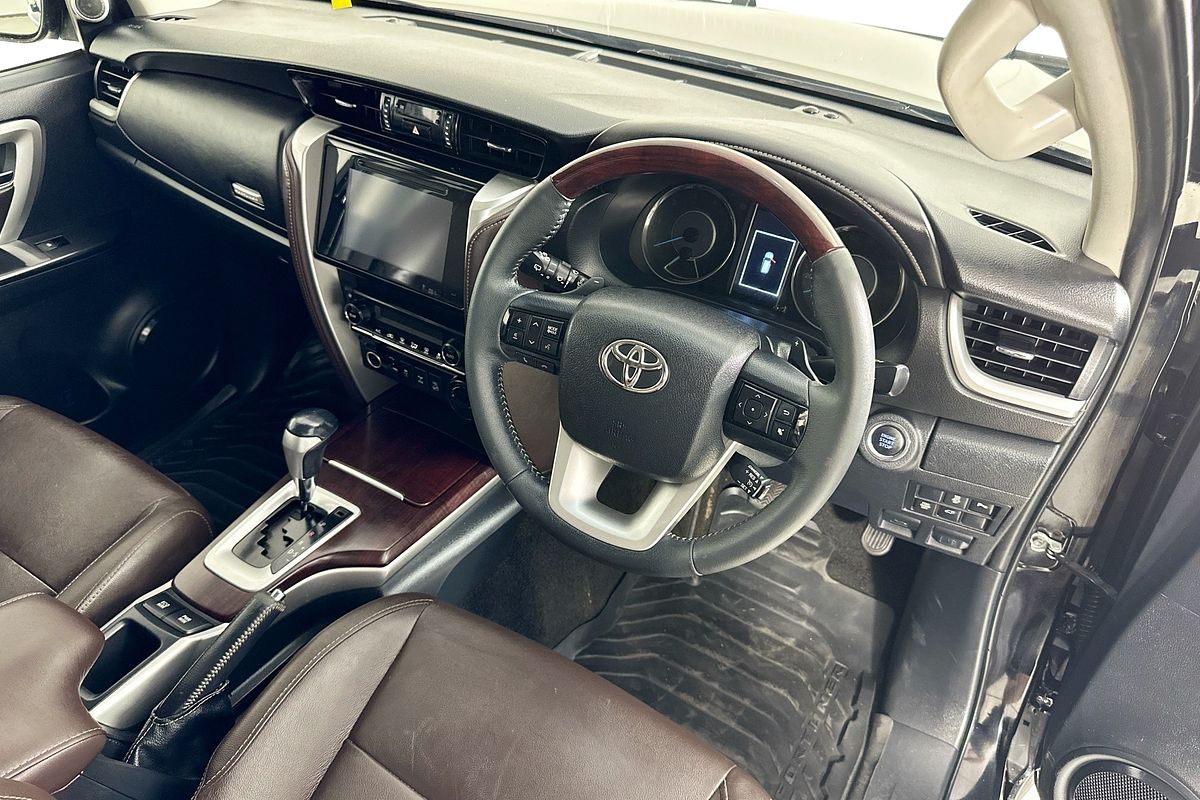 2016 Toyota FORTUNER CRUSADE GUN156R