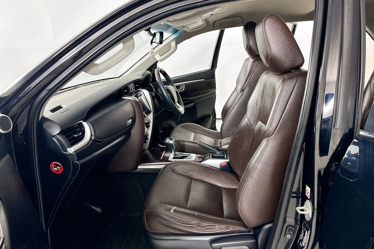 2016 Toyota FORTUNER CRUSADE GUN156R