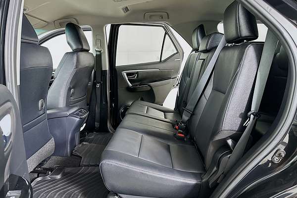 2022 Toyota FORTUNER GXL PREMIUM INTERIOR GUN156R