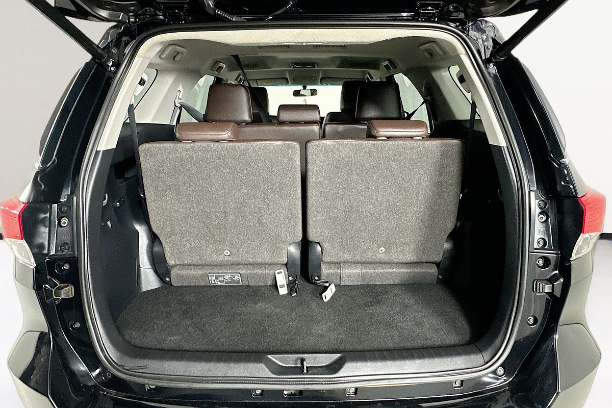 2016 Toyota FORTUNER CRUSADE GUN156R