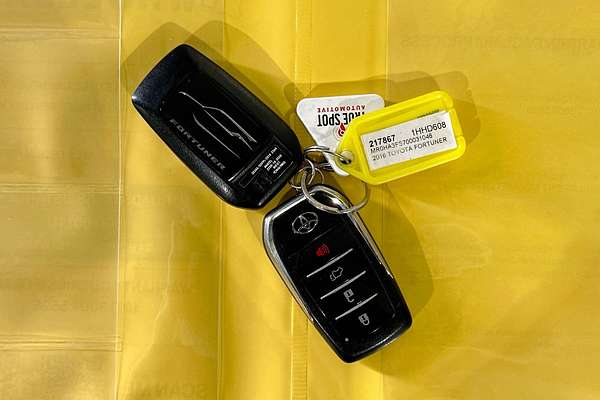 2016 Toyota FORTUNER CRUSADE GUN156R