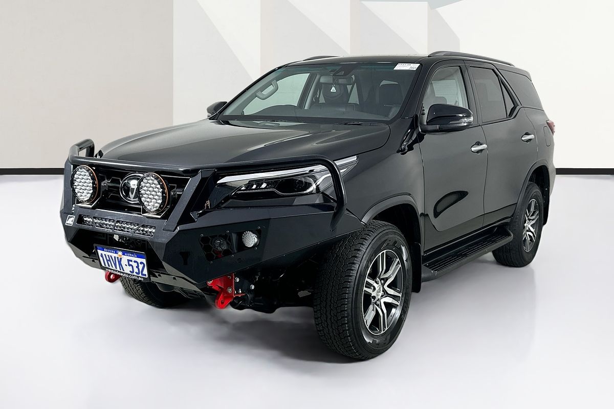 2022 Toyota FORTUNER GXL PREMIUM INTERIOR GUN156R