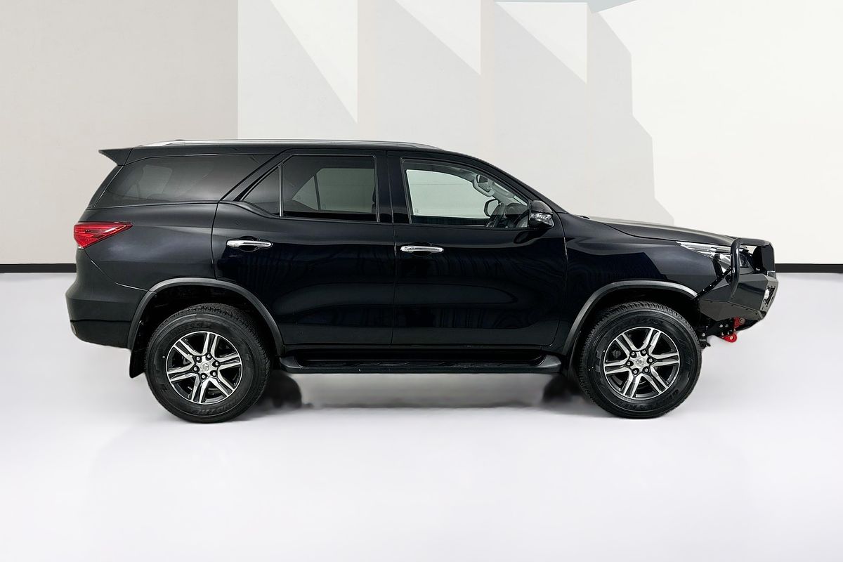 2022 Toyota FORTUNER GXL PREMIUM INTERIOR GUN156R