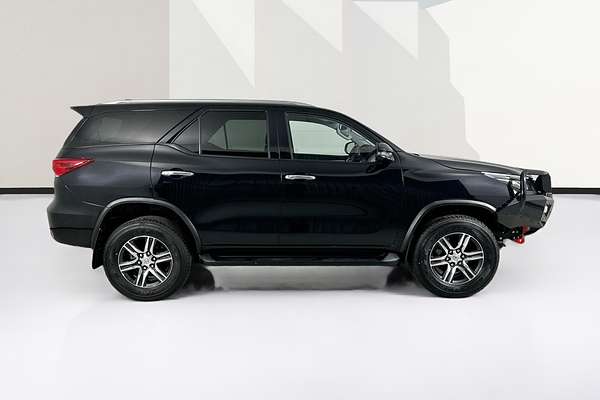 2022 Toyota FORTUNER GXL PREMIUM INTERIOR GUN156R