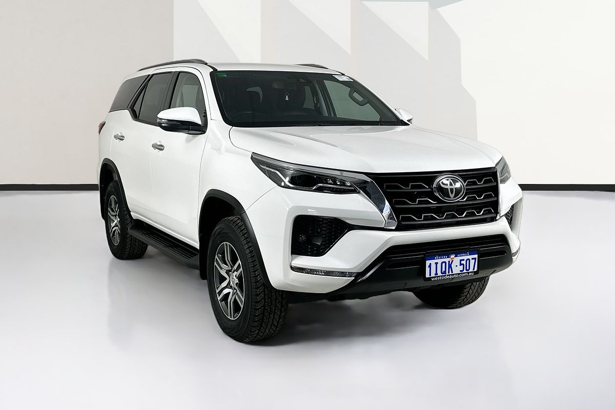 2023 Toyota FORTUNER GXL PREMIUM INTERIOR GUN156R